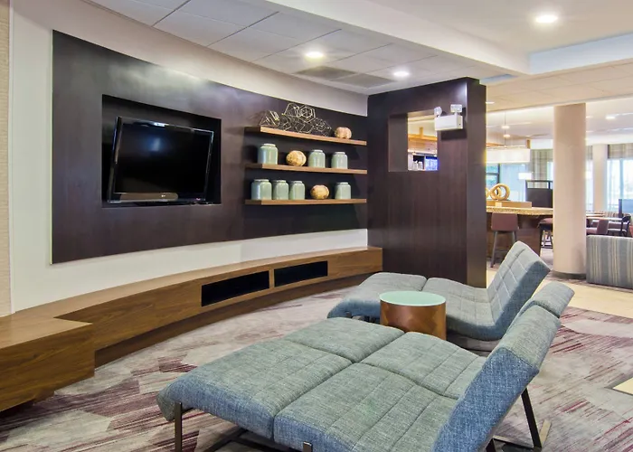 Courtyard By Marriott Clarksville