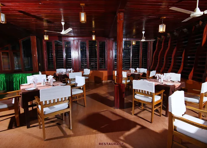 Beach And Lake Ayurvedic Resort, Kovalam
