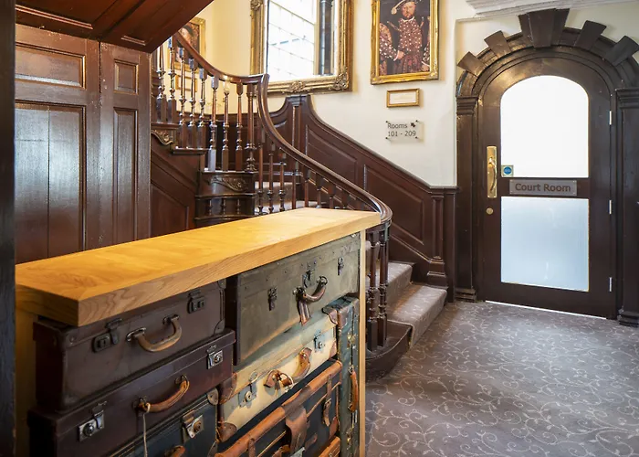 The Tudor House Hotel, Tewkesbury, Gloucestershire - The Coaching Inn Group