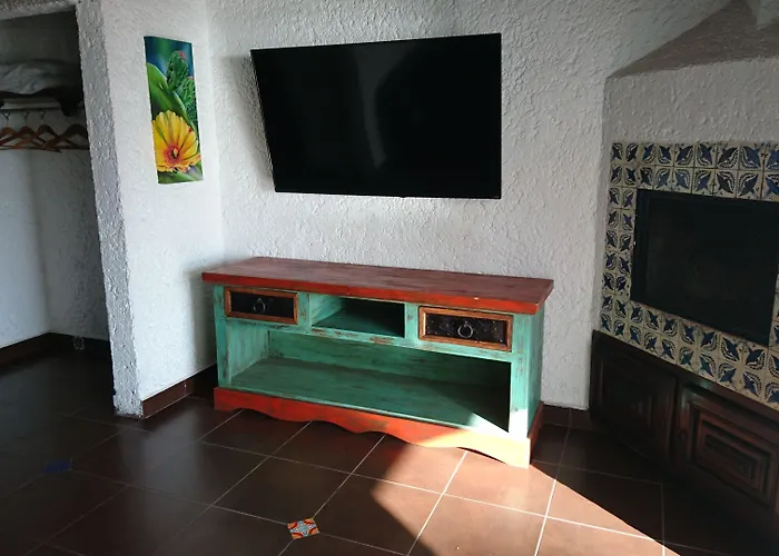 Las Rocas Resort & Spa