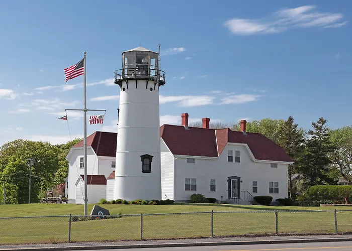 Old Harbor Inn