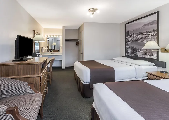 Super 8 By Wyndham Kelowna Bc