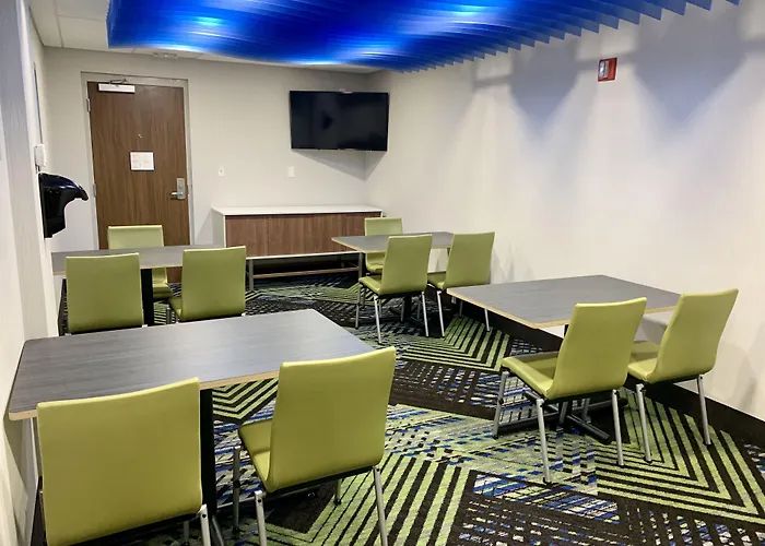 Holiday Inn Express & Suites Longview North By Ihg