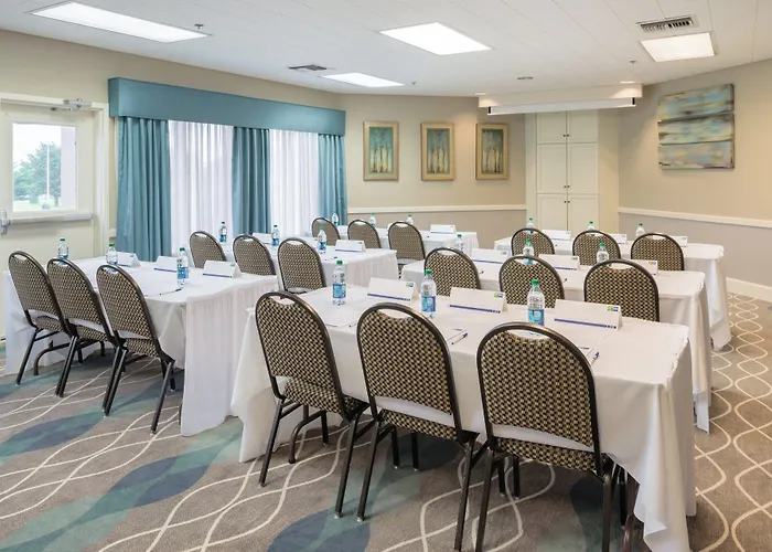 Holiday Inn Express Hotel & Suites Arcata/Eureka-Airport Area By Ihg
