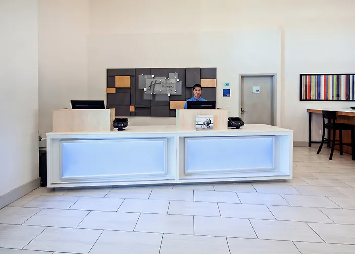 Holiday Inn Express & Suites Rancho Mirage - Palm Spgs Area By Ihg