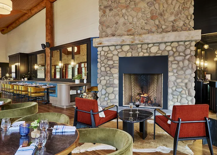 Pyramid Lake Lodge