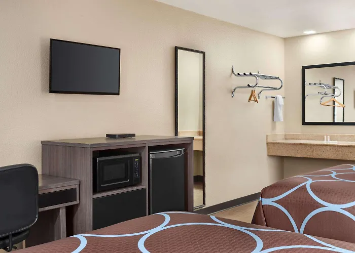 Super 8 By Wyndham Foley North Gulf Shores