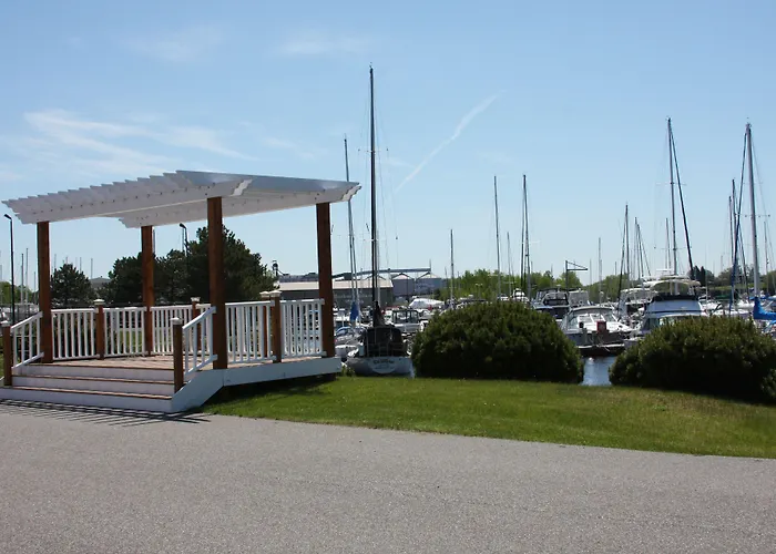 Barkers Island Inn Resort & Conference Center