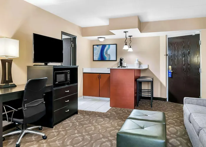 Best Western Okemos/East Lansing Hotel & Suites