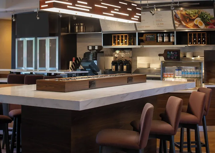 Courtyard By Marriott Memphis East/Park Avenue