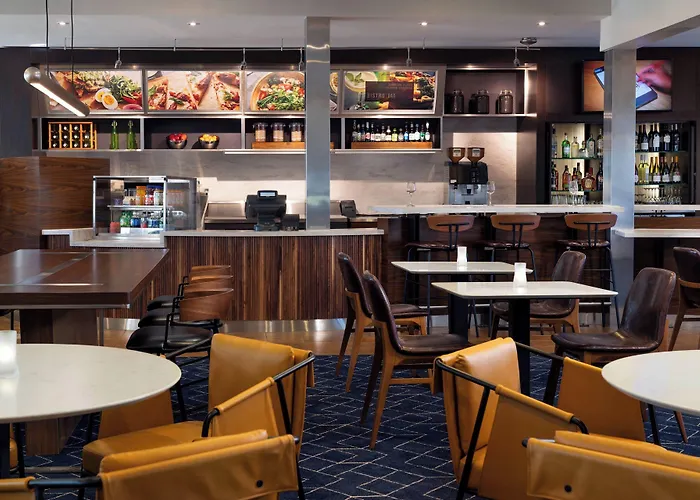Courtyard By Marriott Bakersfield
