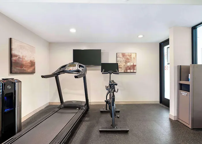 Best Western Plus Newport Mesa Inn
