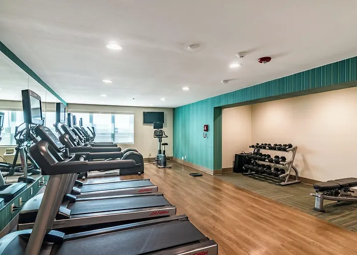 Holiday Inn Express & Suites Camarillo By Ihg