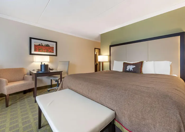 Best Western Plus White Bear Country Inn