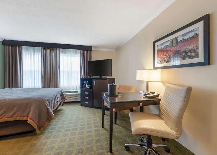 Best Western Plus White Bear Country Inn