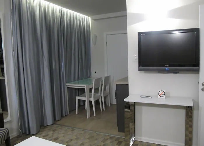 Best Western Regency Suites