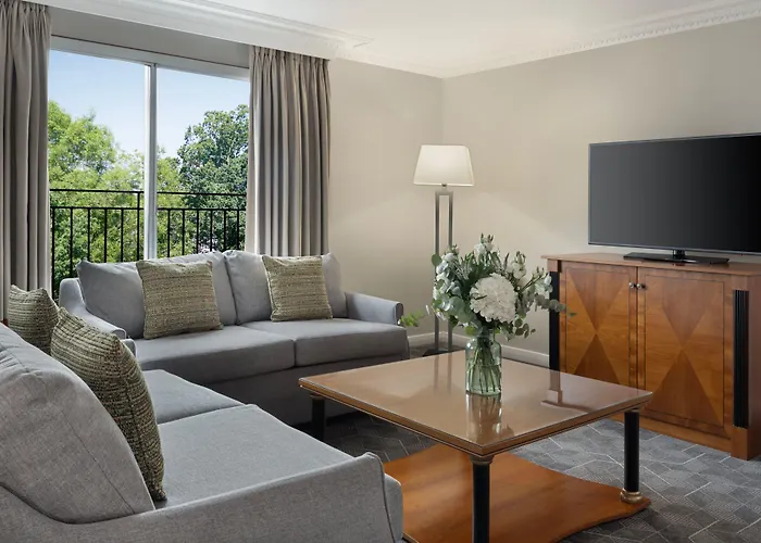 Delta Hotels By Marriott Heathrow Windsor
