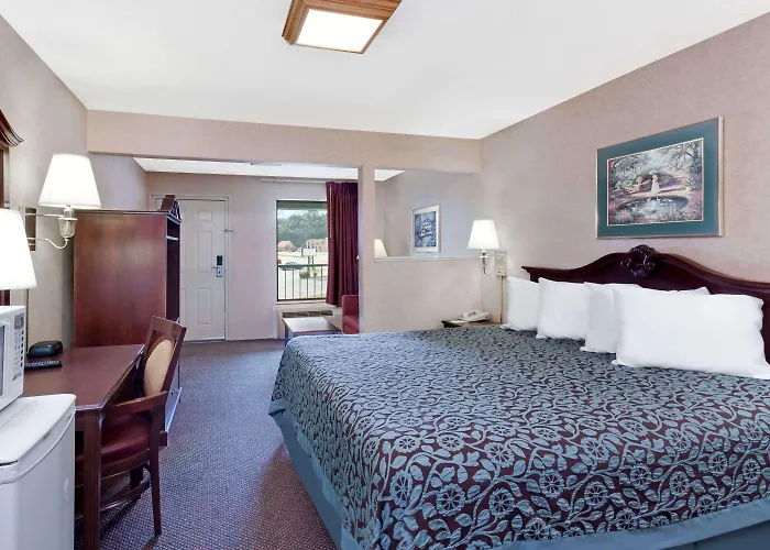 Days Inn By Wyndham Morristown