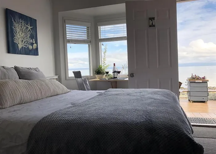 Beachfront Two Bedroom Suite With Sofa Bed