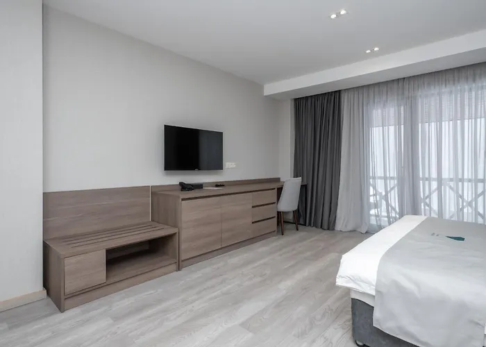 Crystal Hotel & Spa