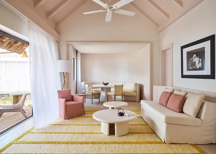 Lux* Belle Mare Resort & Villas
