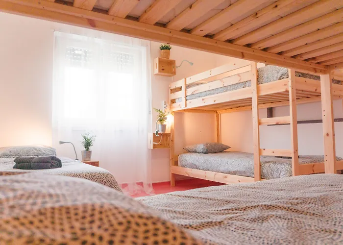 Hospedium Republica Surf House - Coxos Beach, Ericeira