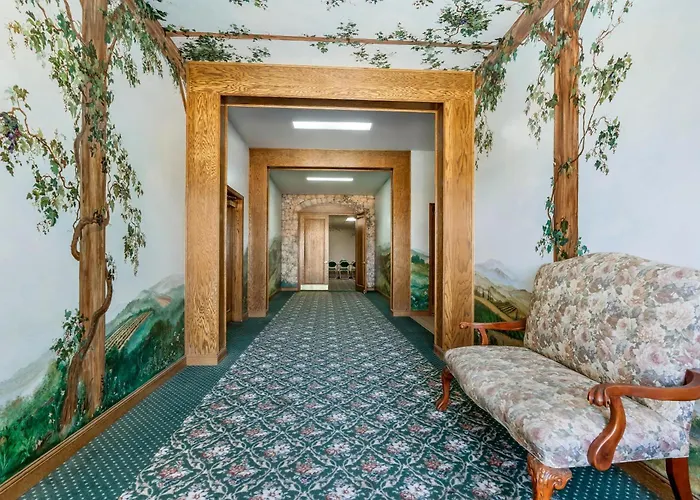 Red Lion Inn & Suites Lemoore