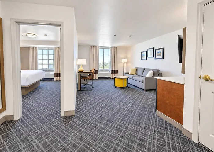 Comfort Inn & Suites Lancaster Antelope Valley