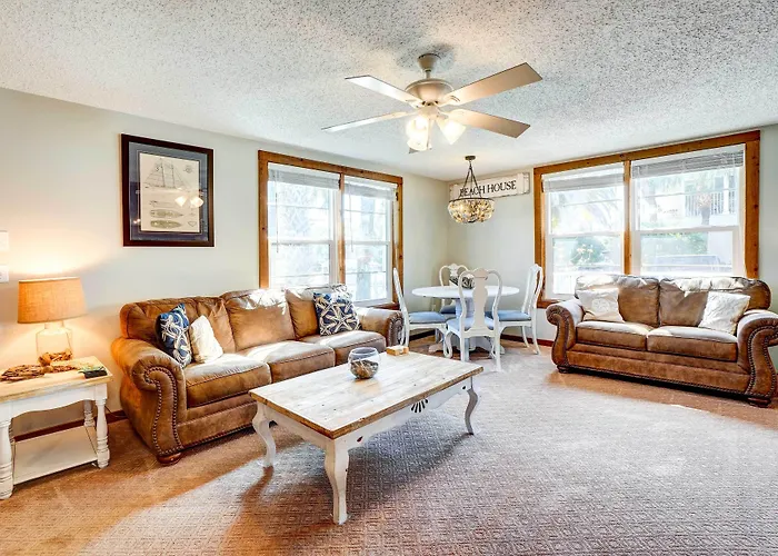 Indian Rocks Beach Cottage, Walk To Beach!