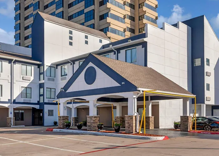 Comfort Inn & Suites Love Field-Dallas Market Center