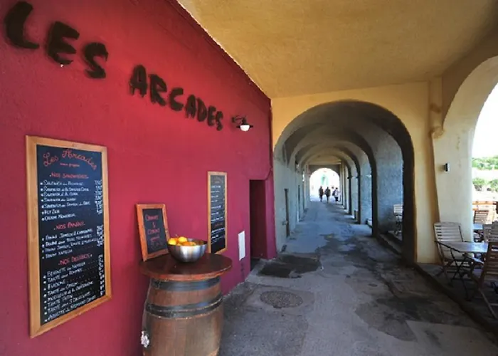 Hotel De La Plage Les Arcades
