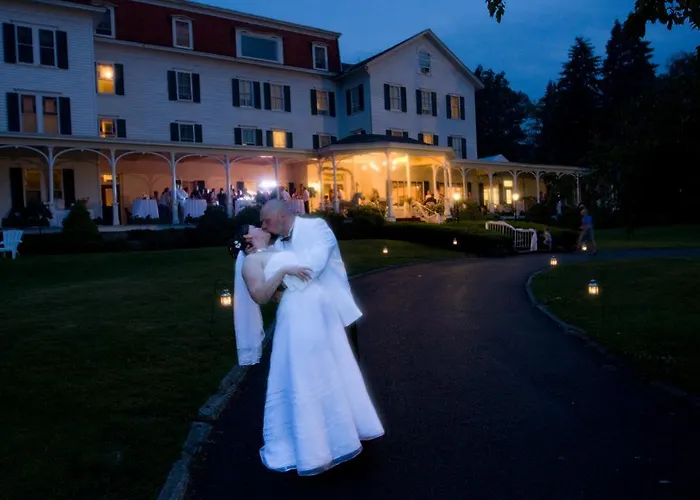 Winter Clove Inn & Resort