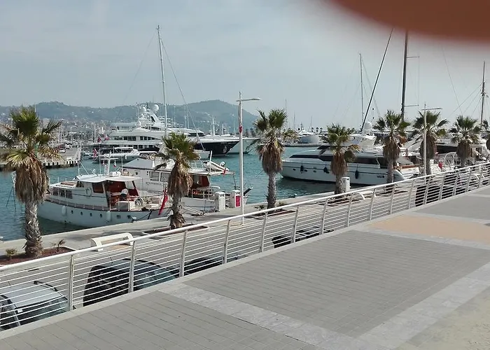 Case Vacanze Borgo Marina IMPERIA
