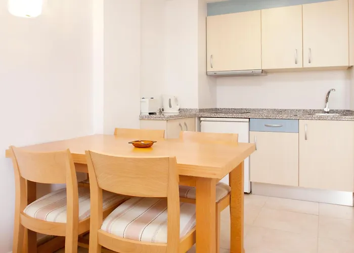 Apartamentos Mar y Playa
