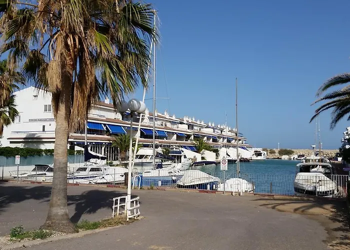 Apartamentos El Puerto