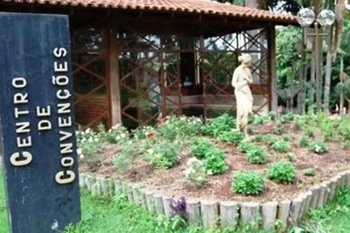 Estancia Park Hotel