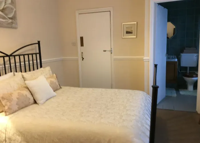 Caris Guest House