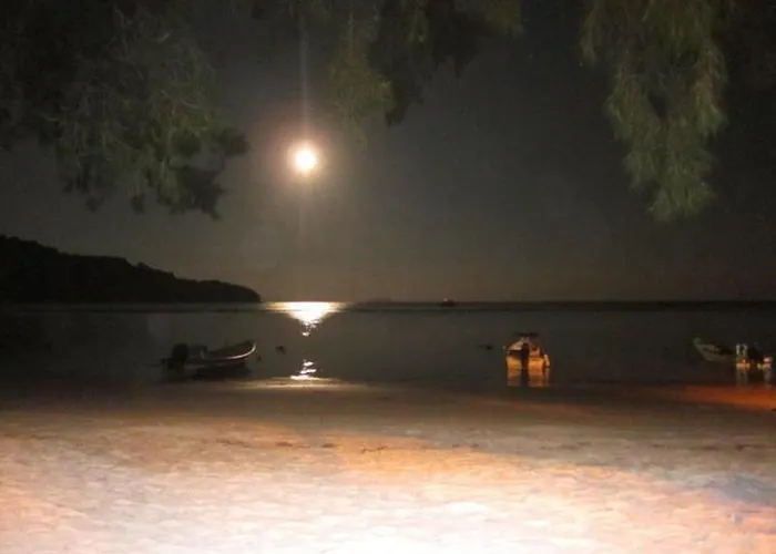Flora Bay 1