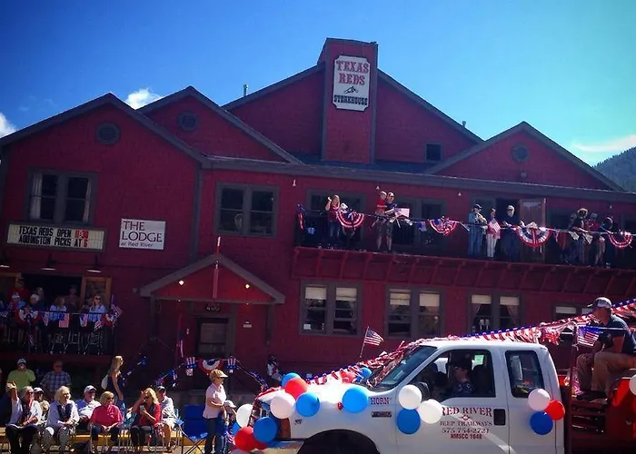 The Lodge At Red River