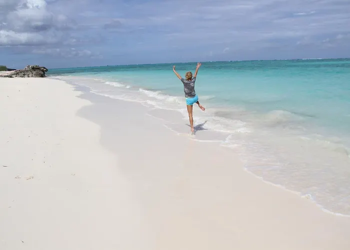 Hollywood Beach Suites Turks And Caicos