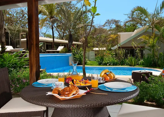 The Breeze Hotel&Villas