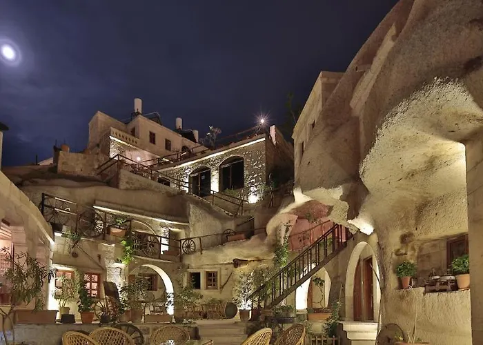 Shoestring Cave House