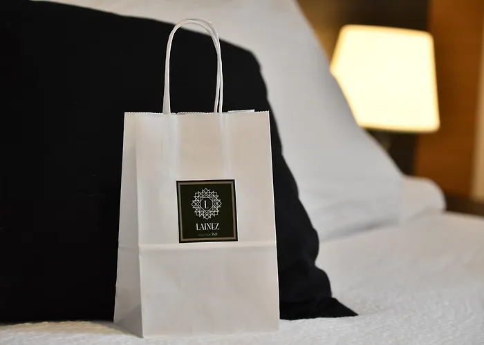 Lainez Rooms & Suites