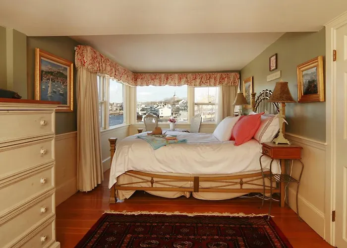 Beach & King Street Inn