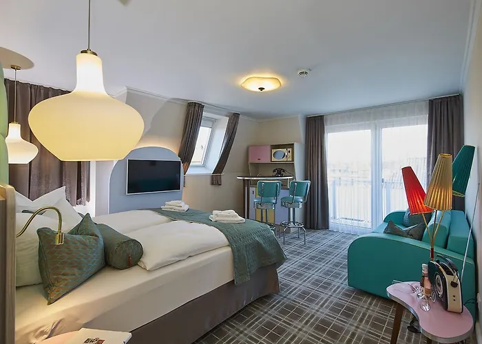 Bernstein Hotel 50`s Seaside Motel