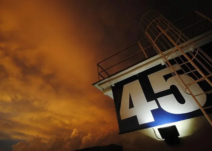 Hotel 45 Extension