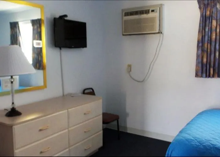 Golden Rail Motel