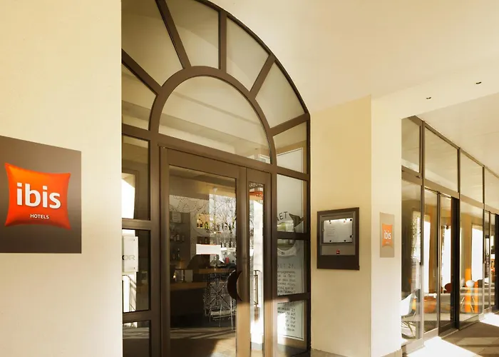 ibis Versailles Château