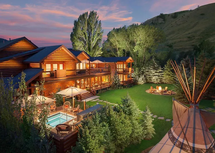 Rustic Inn Creekside