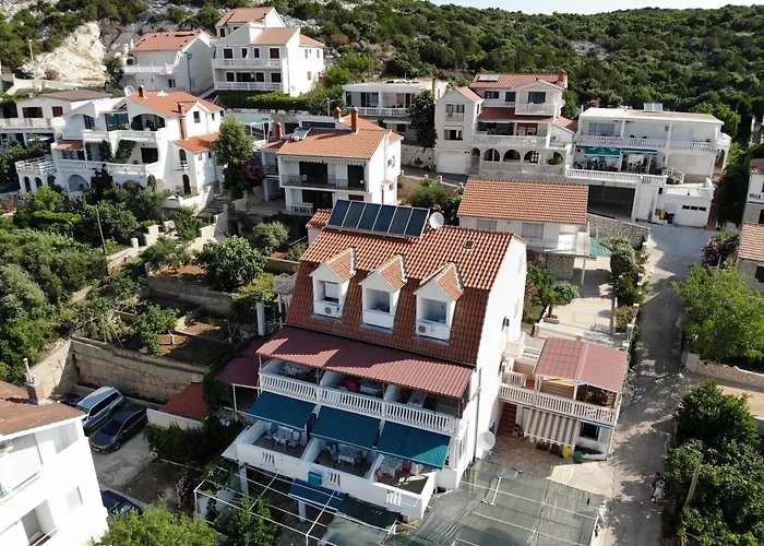 Hana Home - Apartments Tisno